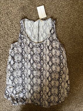 Lauren Michelle Black & White Snake-Print Scoop Neck Tank